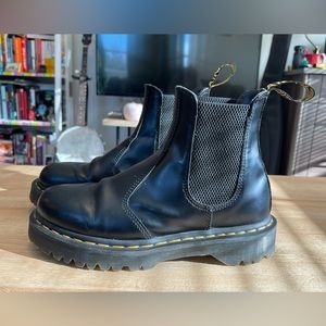 EUC Dr. Martens Black Leather Chelsea Boots - Womens 8